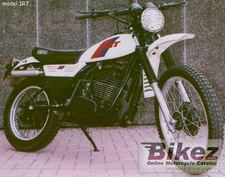 Big Gary Santos-Smith dt 250 mx picture and wallpaper from Bikez.com